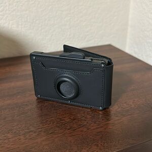 Minimalist Air Tag Wallet For Men - like new